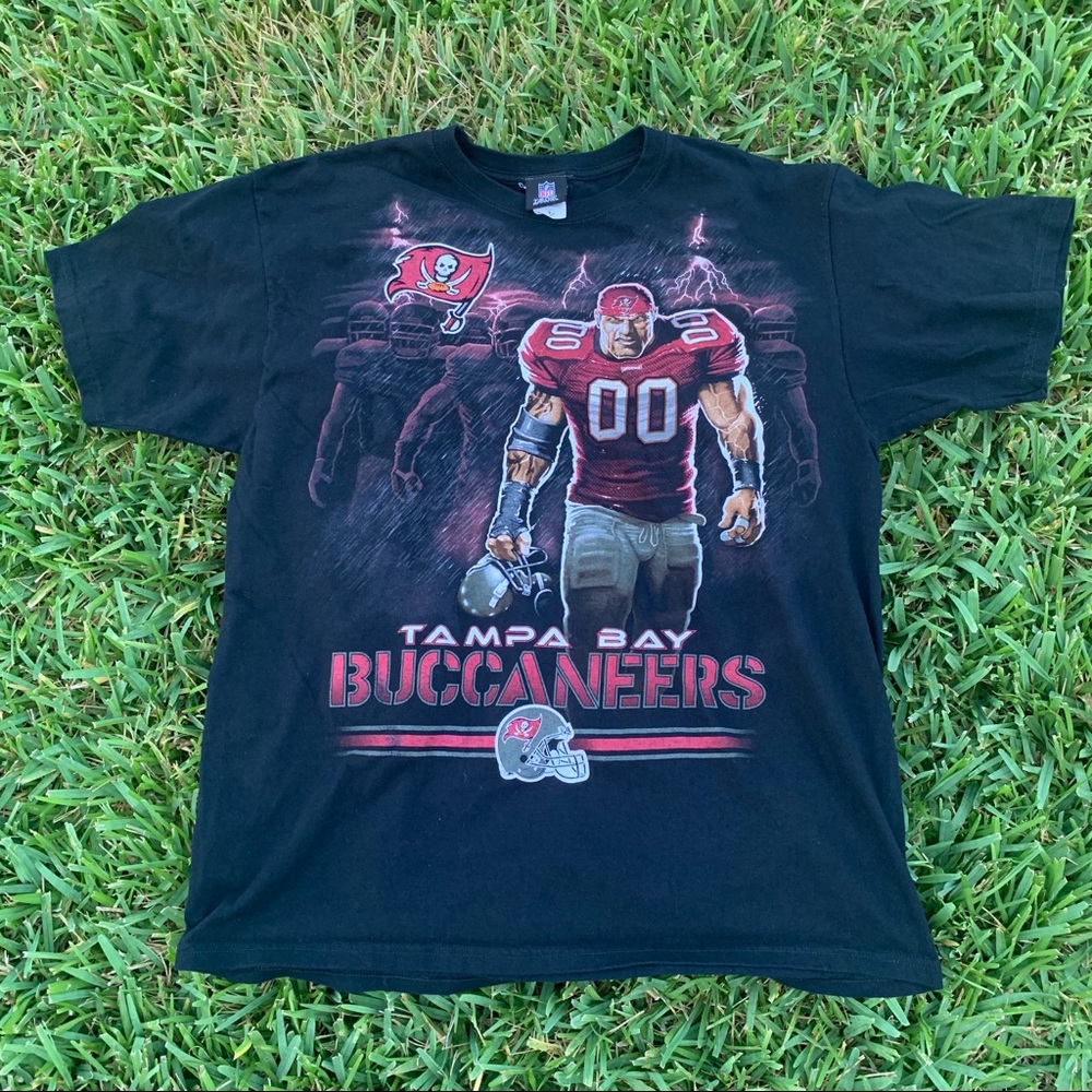 Old School Tampa Bay Bucs Tee - Mens XL